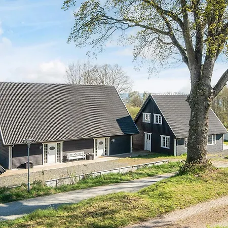 16 Person In Aabenraa-by Traum * Åbenrå