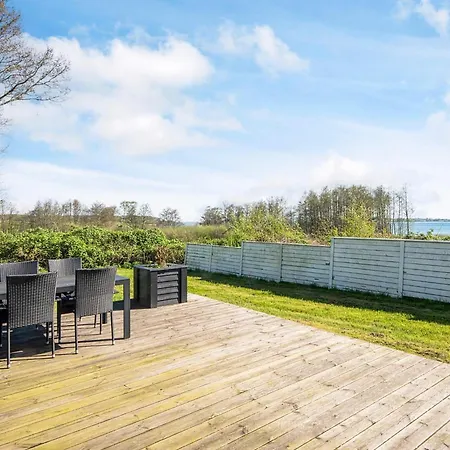 16 Person In Aabenraa-by Traum *