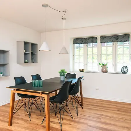 16 Person In Aabenraa-by Traum